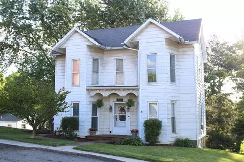 15 Southwest St, Thornville, OH 43076