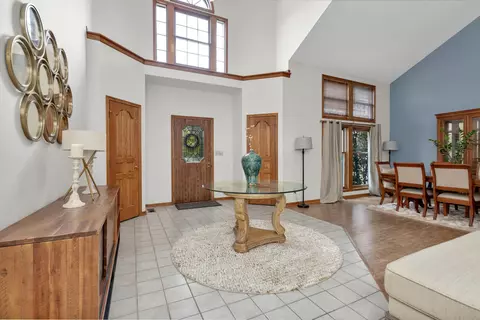 Entry Way - 7753 Brandonway Dr, Dublin, OH 43017 photo 2 of 3