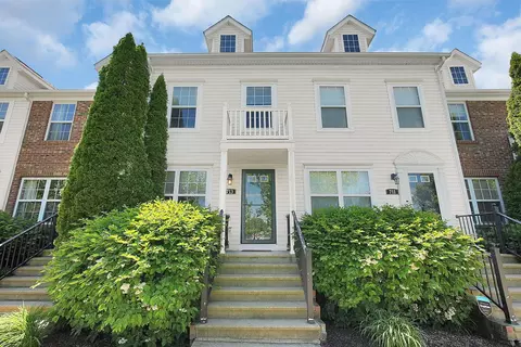 713 Lazelle Rd, Westerville, OH 43081