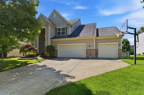 8877 Woodside St, Canal Winchester, OH 43110