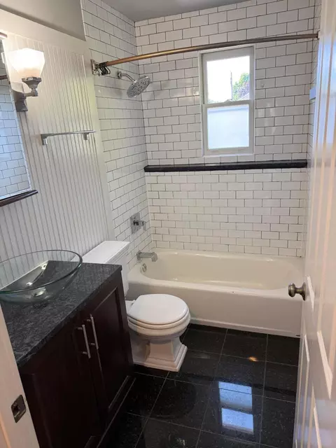 Bath - 143 E 3rd Ave, Columbus, OH 43201 photo 3 of 3
