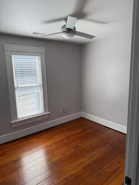 Bedroom - 143 E 3rd Ave, Columbus, OH 43201 photo 2 of 3