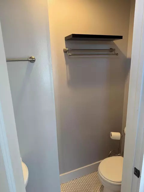 Bath - 143 E 3rd Ave, Columbus, OH 43201 photo 1 of 3