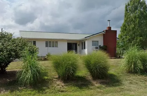 12094 Gay St, Adelphi, OH 43101