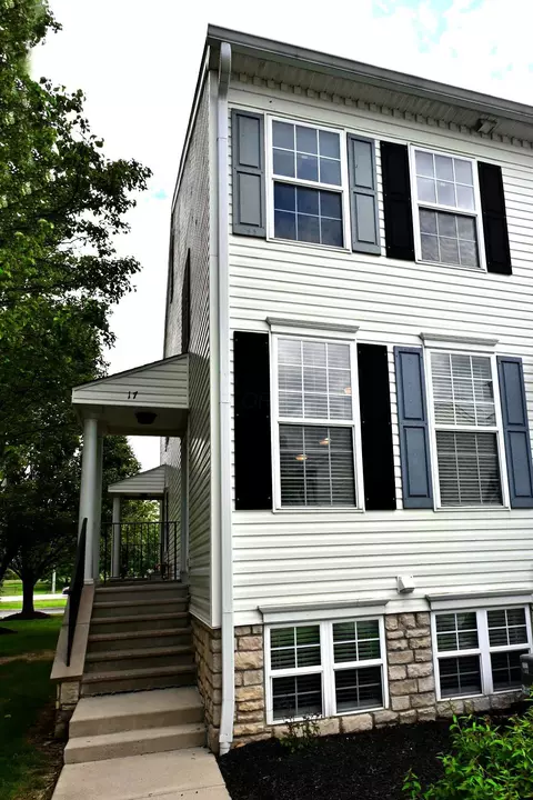 17 Green Ml, Blacklick, OH 43004