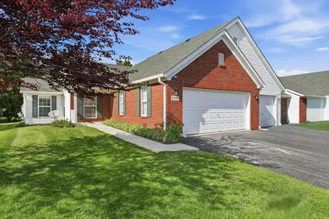 8046 Night Heron Ln, Pickerington, OH 43147