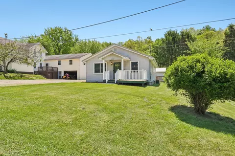 99 N 20th St, Coshocton, OH 43812
