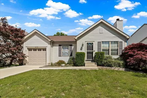 2278 Breeze Hill Dr, Grove City, OH 43123