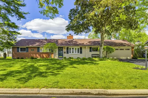 2074 Nayland Rd, Columbus, OH 43220