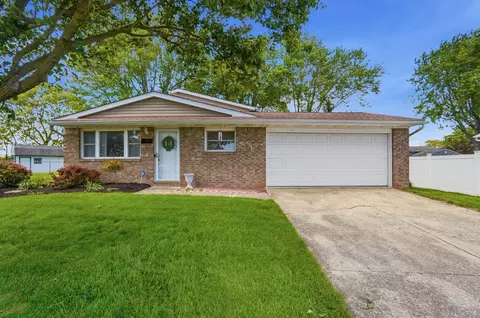 436 Hathaway Ct, West Jefferson, OH 43162