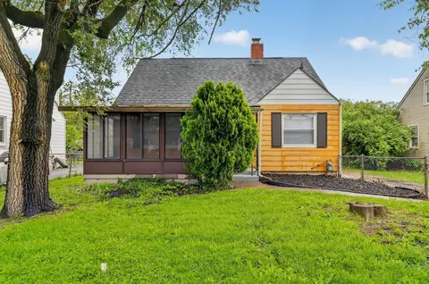2458 Renwood Pl, Columbus, OH 43211