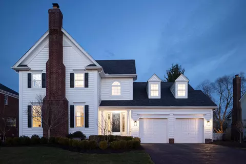 5216 Sugar Run Dr, New Albany, OH 43054