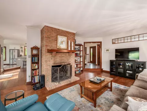 Living - 8403 Beeswing Ct, Dublin, OH 43017 photo 3 of 4