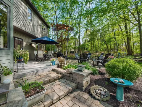 Exterior - 8403 Beeswing Ct, Dublin, OH 43017 photo 3 of 8