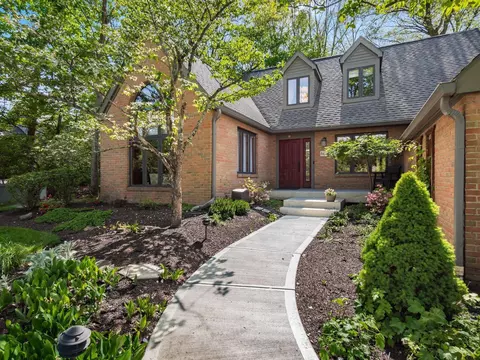 Exterior - 8403 Beeswing Ct, Dublin, OH 43017 photo 2 of 8