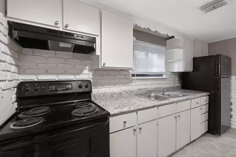 Kitchen - 2083 Ormond Ave, Columbus, OH 43224 photo 1 of 1