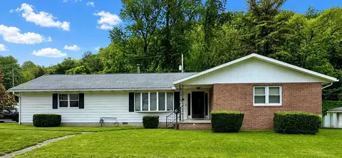 122 Saint Charles St, Nelsonville, OH 45764
