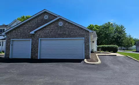 6738 Axtel Dr #10E, Canal Winchester, OH 43110