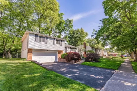 2986 Woodloop Ln, Columbus, OH 43204