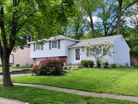 2986 Woodloop Ln, Columbus, OH 43204