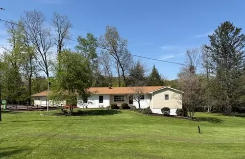 300 Eastlawn Cir, Zanesville, OH 43701