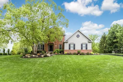 6271 Spinnaker Dr, Lewis Center, OH 43035