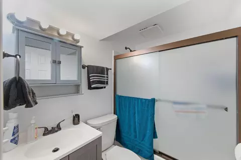 Bath - 2516 Capaldi Dr, Marion, OH 43302 photo 2 of 2