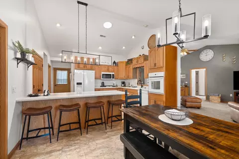 Kitchen - 618 Linden Ln, Willard, OH 44890 photo 2 of 4