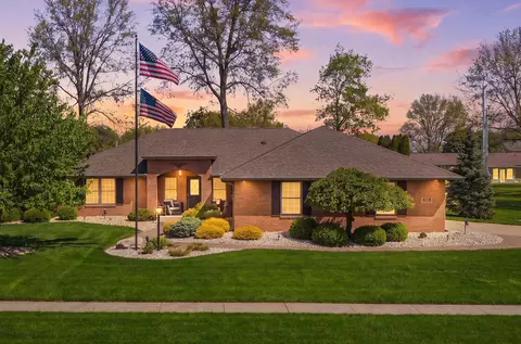 618 Linden Ln, Willard, OH 44890