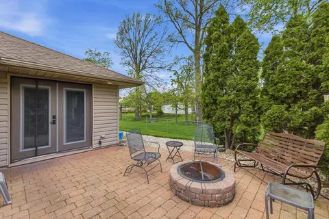 Exterior - 618 Linden Ln, Willard, OH 44890 photo 3 of 5