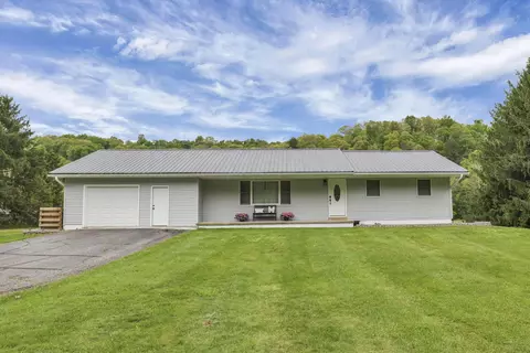 4377 Hickman Rd NE, Newark, OH 43055