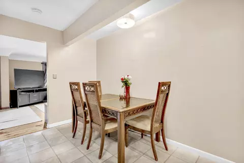 Dining - 492 Forest Lawn Blvd, Marion, OH 43302 photo 3 of 3