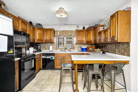 Kitchen - 492 Forest Lawn Blvd, Marion, OH 43302 photo 2 of 5