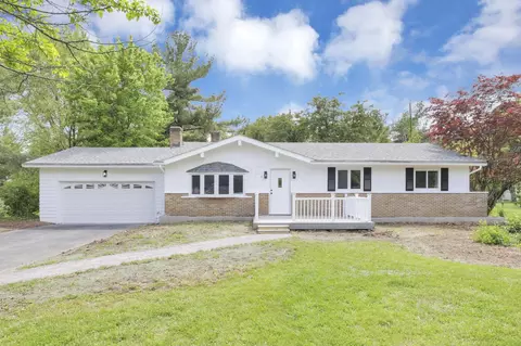 8 Summit Glen Rd SW, Pataskala, OH 43062