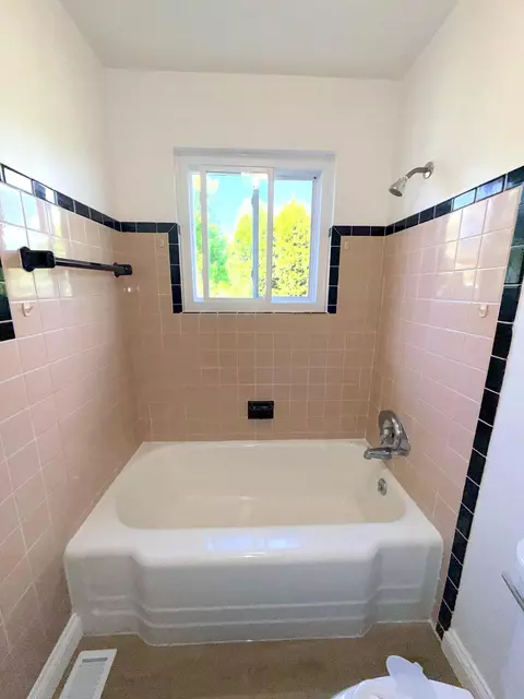 Bath - 2705 Ash Dr, Springfield, OH 45504 photo 2 of 2