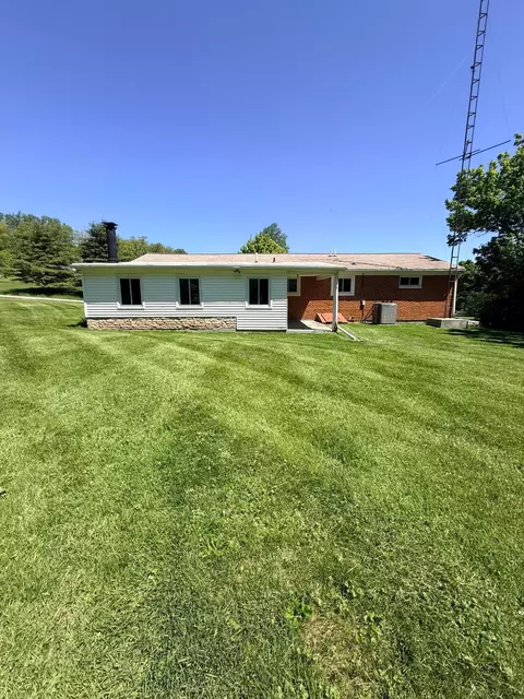 Exterior - 2705 Ash Dr, Springfield, OH 45504 photo 3 of 6