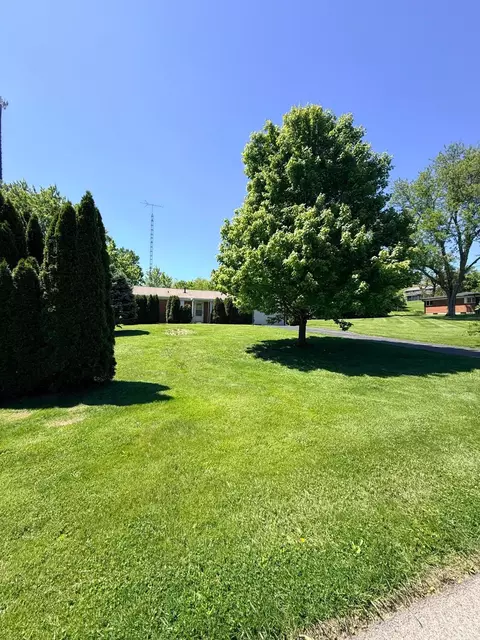 2705 Ash Dr, Springfield, OH 45504 photo 3