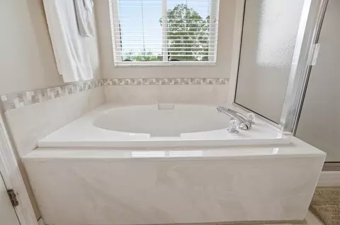 Bath - 7408 Maynooth Dr, Dublin, OH 43017 photo 1 of 2