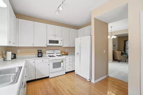 Kitchen - 7408 Maynooth Dr, Dublin, OH 43017 photo 2 of 3