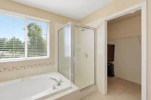Bath - 7408 Maynooth Dr, Dublin, OH 43017 photo 3 of 4