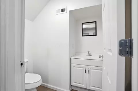Bath - 7408 Maynooth Dr, Dublin, OH 43017 photo 4 of 4