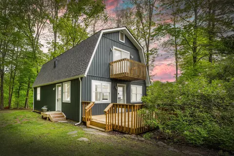 803 Winesap Cir, Howard, OH 43028