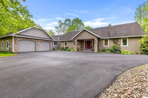 3040 W Point Rd SE, Lancaster, OH 43130