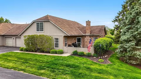 5846 Willow Lake Dr, Grove City, OH 43123