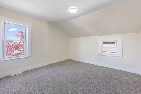 Bedroom - 2315 Beatrice St, Springfield, OH 45503 photo 4 of 9