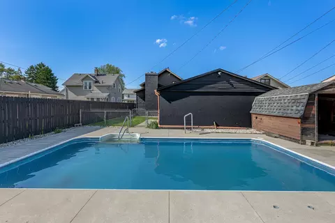 Exterior - 2315 Beatrice St, Springfield, OH 45503 photo 9 of 10