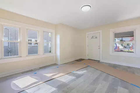 Entry Way - 2315 Beatrice St, Springfield, OH 45503 photo 1 of 2