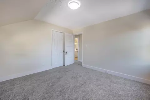 Bedroom - 2315 Beatrice St, Springfield, OH 45503 photo 6 of 9