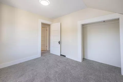 Bedroom - 2315 Beatrice St, Springfield, OH 45503 photo 3 of 9