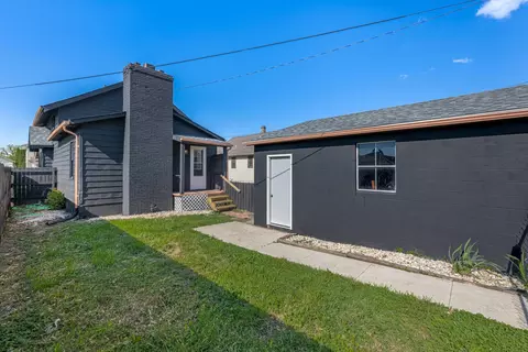 Exterior - 2315 Beatrice St, Springfield, OH 45503 photo 5 of 10